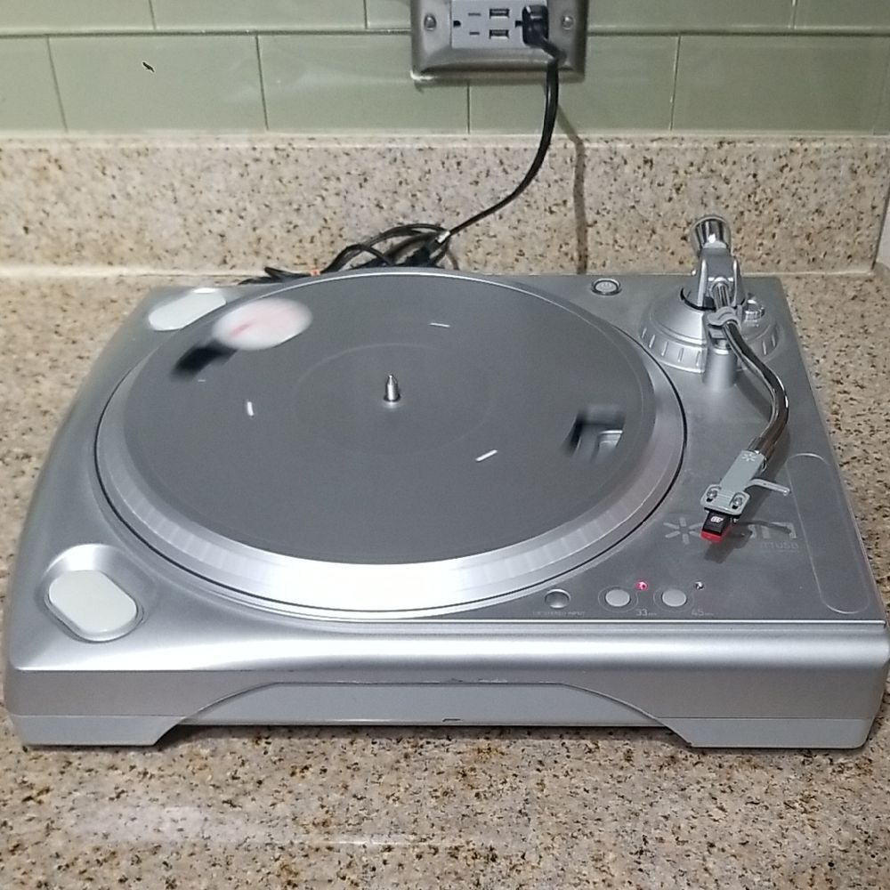 Ion USB Turntable iTTUSB Vinyl converter Mac Or PC